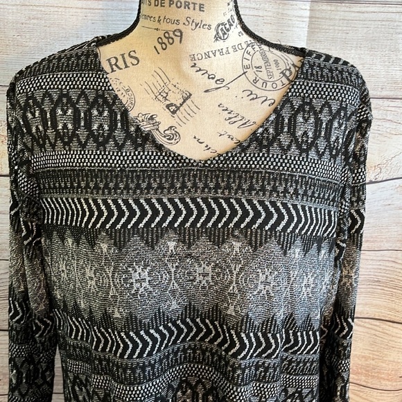 Chico’s Glittery Black Top Metallic 3/4 Sleeves Chicos 3 = XL Silver - Picture 2 of 9